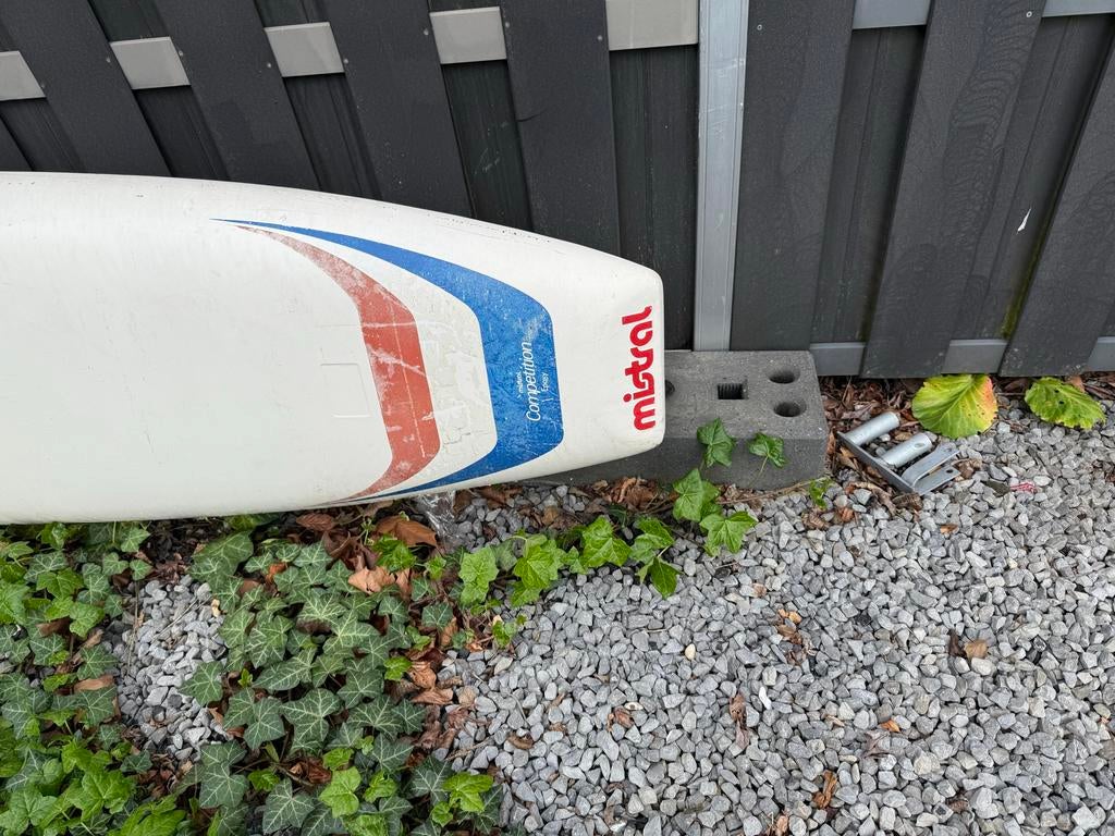 Mistral Competition Windsurfplank - Alleen de plank, 250 tot 300 cm, Ophalen of Verzenden, Met vin(nen), Plank