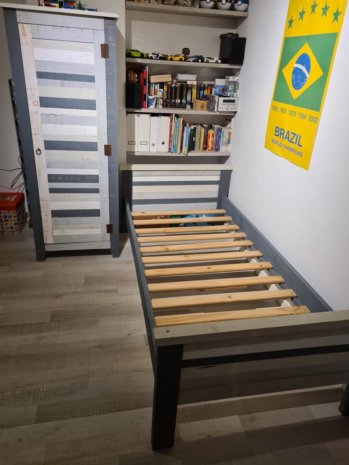 Eenpersoonsbed met kast - Steigerhout look, Ophalen, Eenpersoons, 200 cm, Grijs