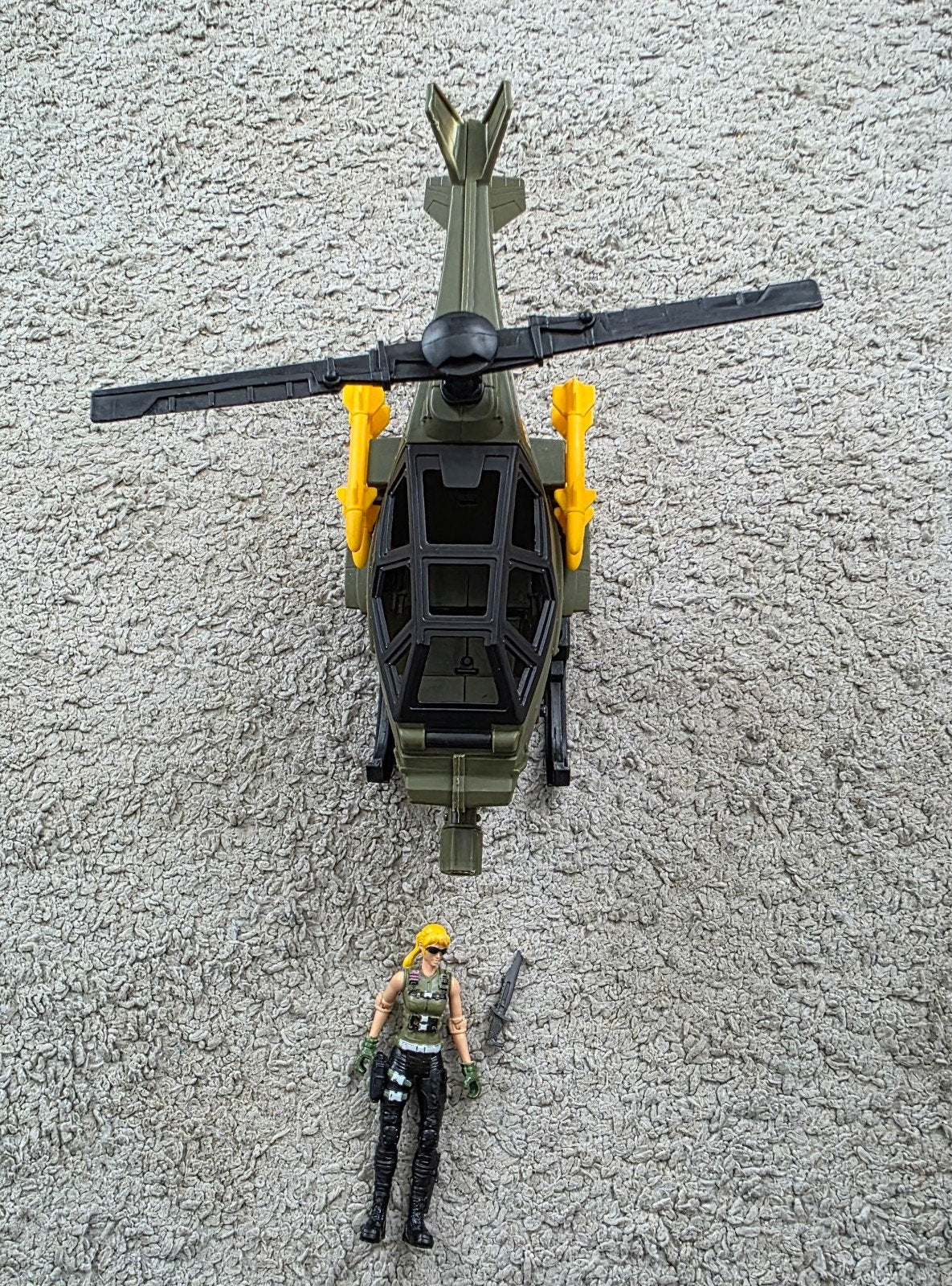 Speelgoed Helikopter met Actiefiguur - Militair Thema, Hobby en Vrije tijd, Modelbouw | Vliegtuigen en Helikopters, Gebruikt, Helikopter