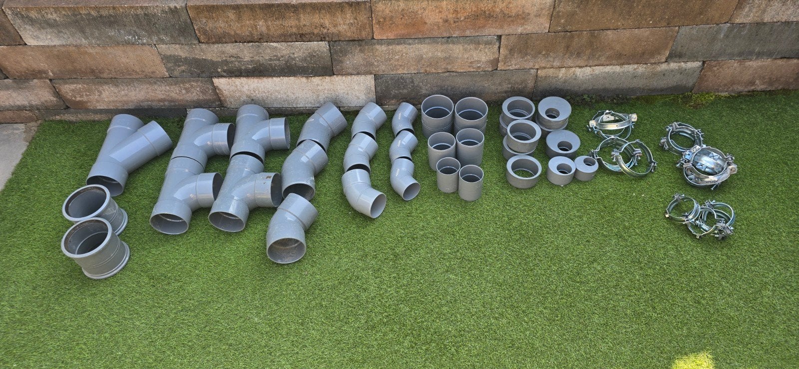 Diverse PVC hulpstukken en beugels, Ophalen, Bochten, Pvc, Minder dan 2 meter