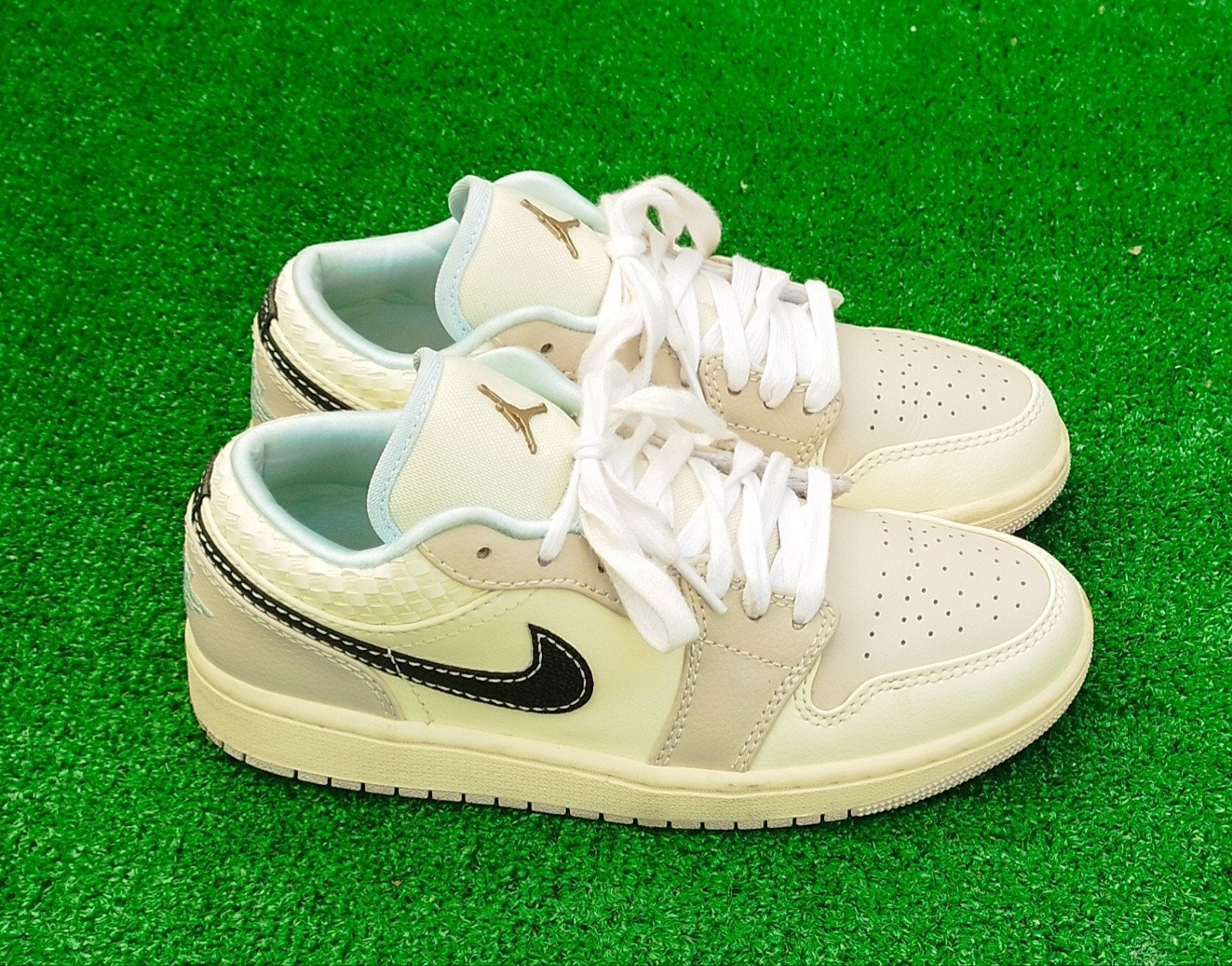 Nike Air Jordan 1 Low  Unisex Sneaker- Maat 39 -, Nike Air Jordan, Beige, Ophalen of Verzenden, Privacy.response@nike.com