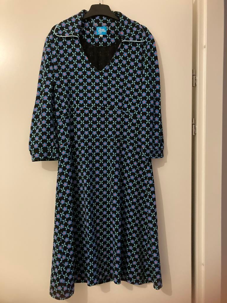 Tante betsy jurk maat L, Blauw, Maat 42/44 (L), Ophalen of Verzenden, Zo goed als nieuw