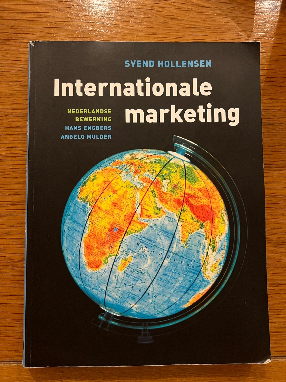 Internationale Marketing - Svend Hollensen (Nederlandse bewe, Ophalen, Zo goed als nieuw, Economie en Marketing