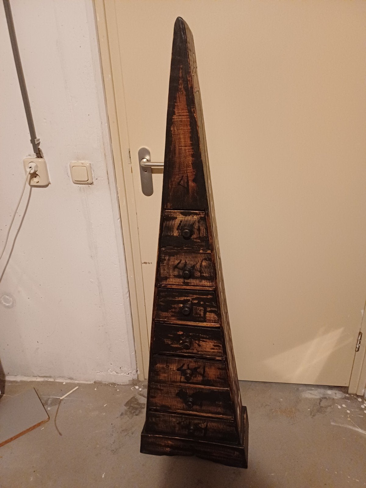 Unieke handgesneden giraf kast - 1.60m hoog, Ophalen, Hout, Gebruikt, Overige stijlen