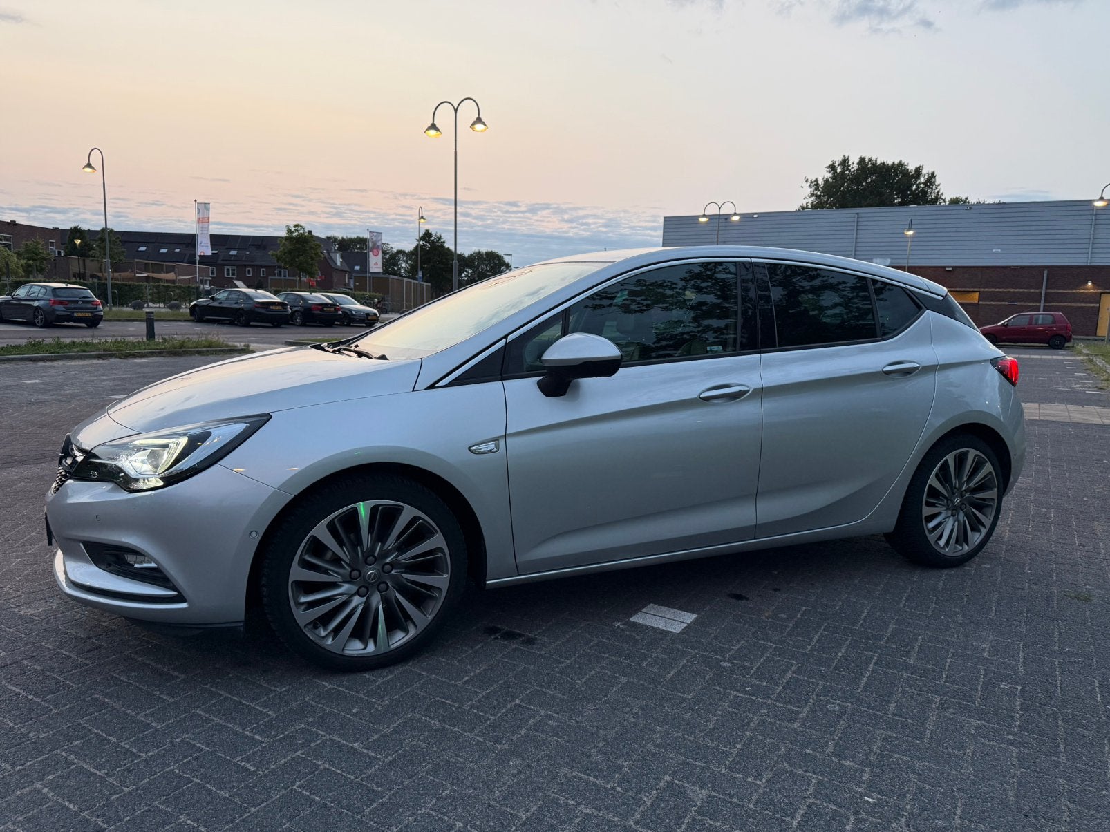 Opel Astra 1.4 Turbo 110KW 5D 2017 Grijs, Auto's, Zwart, 4 cilinders, 620 kg, Handgeschakeld