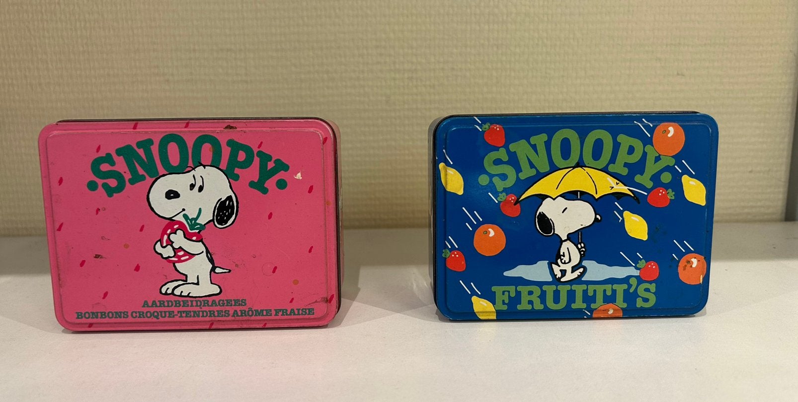 Snoopy fruit snoepjes blikjes vintage Van Melle, Verzamelen, Blikken, Ophalen of Verzenden, Zo goed als nieuw, Overige