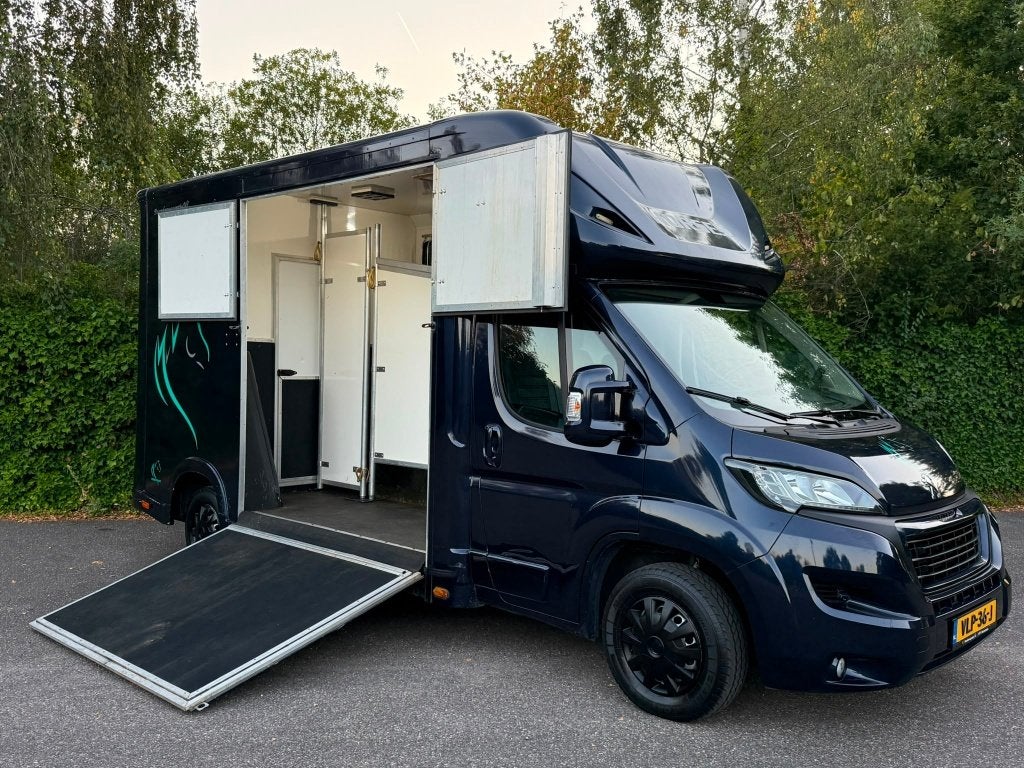 Peugeot Boxer 2015 Paardenwagen Horsetruck zijlader LAGE KM, Overige materialen, Gebruikt, Overige typen, Ophalen of Verzenden