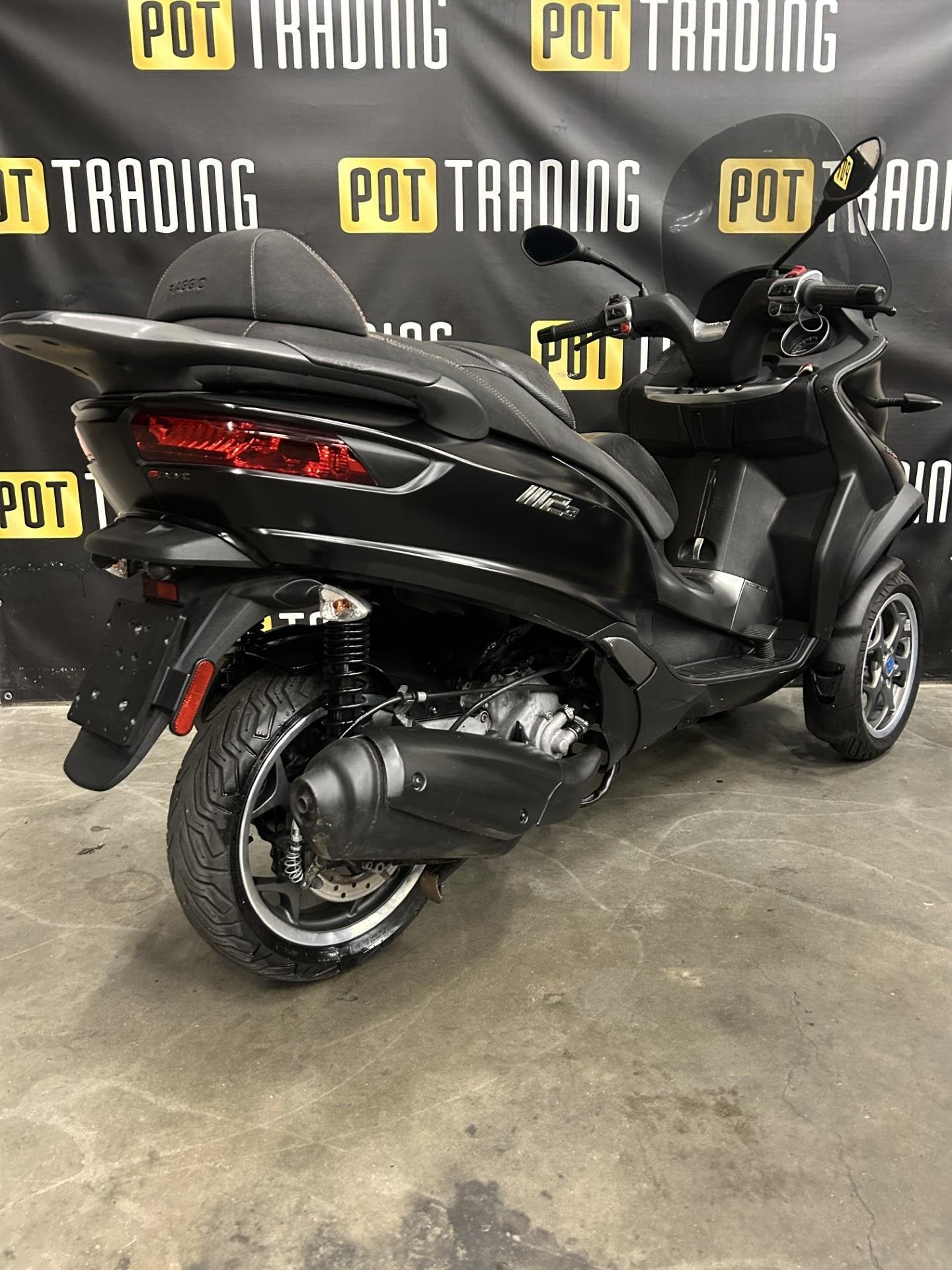 Foto 3 van Piaggio MP3 300 LT 2018 Autorijbewijs LED 3 mnd garantie