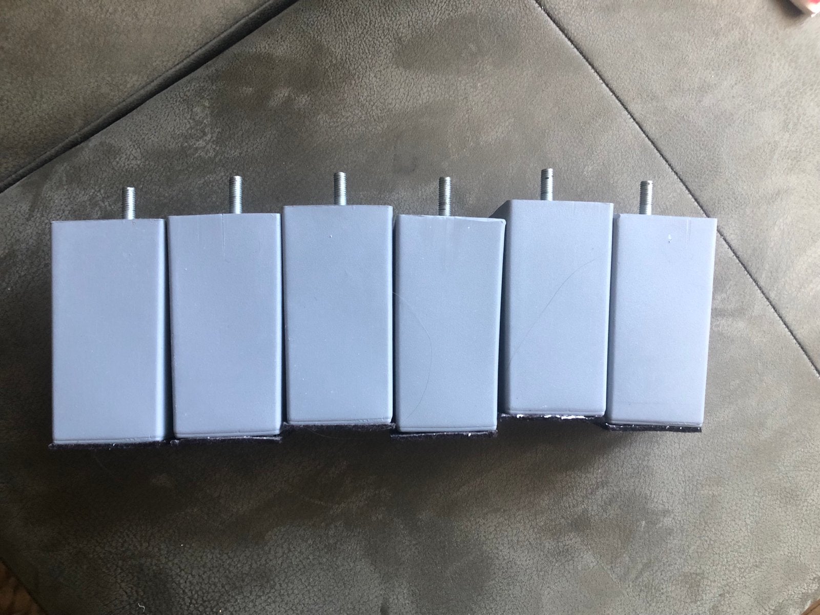 Set van 6 grijze meubelpoten met schroefdraad, Huis en Inrichting, Ophalen of Verzenden, Gebruikt