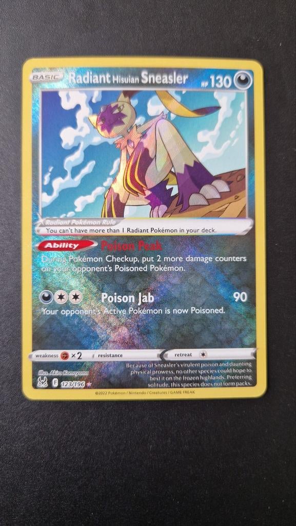Radiant Hisuian Sneasler 123/196 Lost Origin Pokemon, Ophalen of Verzenden, Zo goed als nieuw, Losse kaart