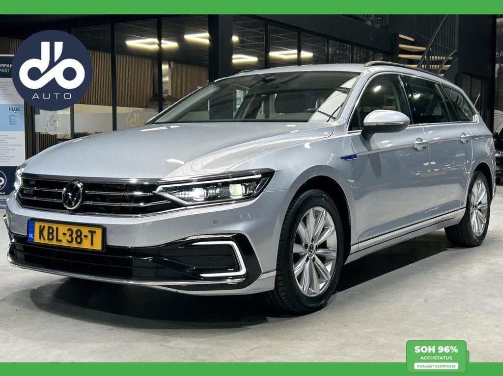 Volkswagen Passat Variant 1.4 TSI PHEV GTE Business I CAMERA, Auto's, Gebruikt, Zwart, Automatische klimaatregeling, Plug-in hybride
