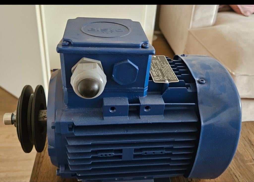 2 Elektromotoren van het merk Elsto (in doos), Doe-het-zelf en Verbouw, Motoren, Ophalen, Elektromotor