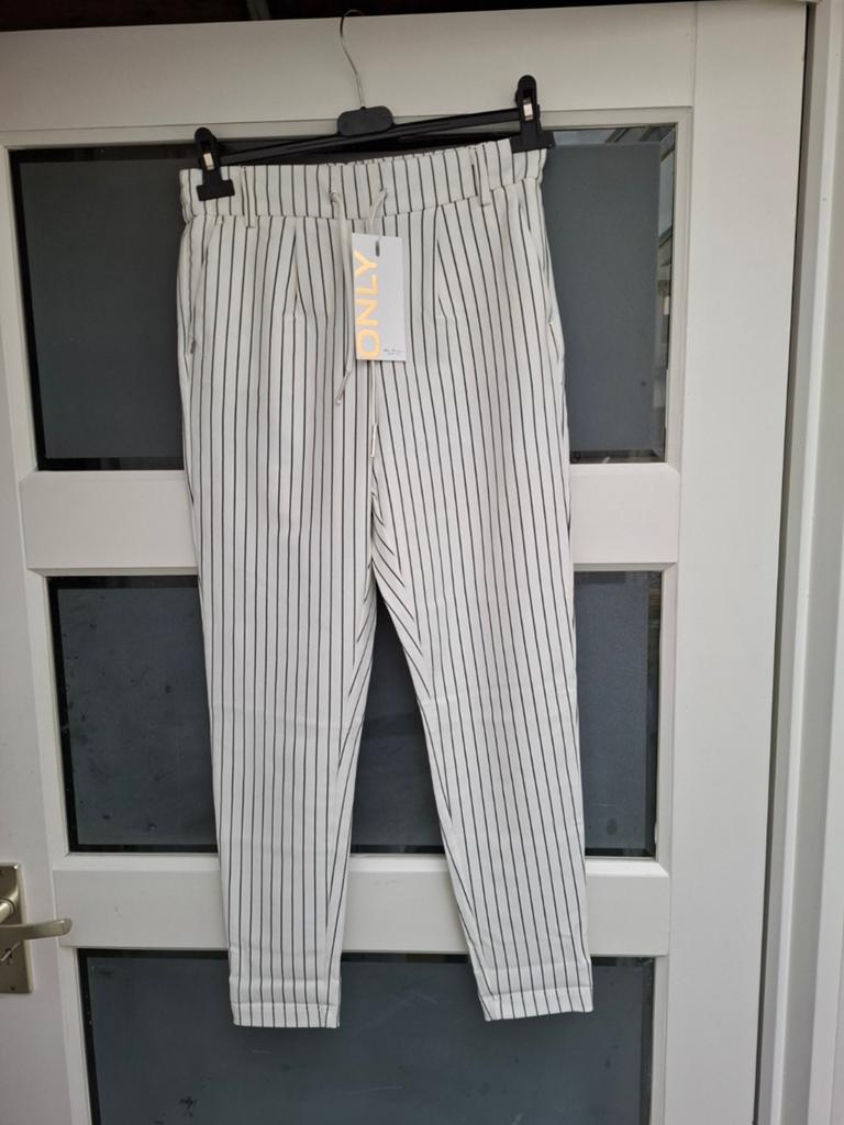 Nieuwe zomerpantalon Only mt S, Maat 38/40 (M), Wit, Nieuw, Ophalen of Verzenden