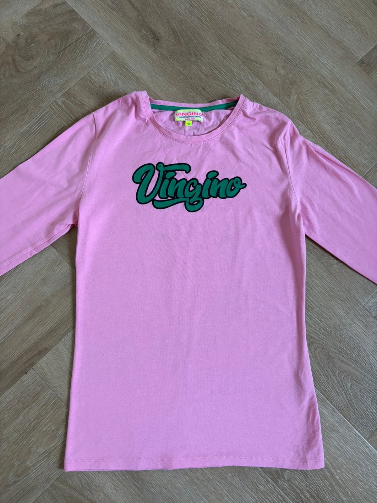 Vingino Roze Longsleeve Shirt Maat 164 | Groen Logo, Kinderen en Baby's, Kinderkleding | Maat 164, Ophalen of Verzenden, Zo goed als nieuw