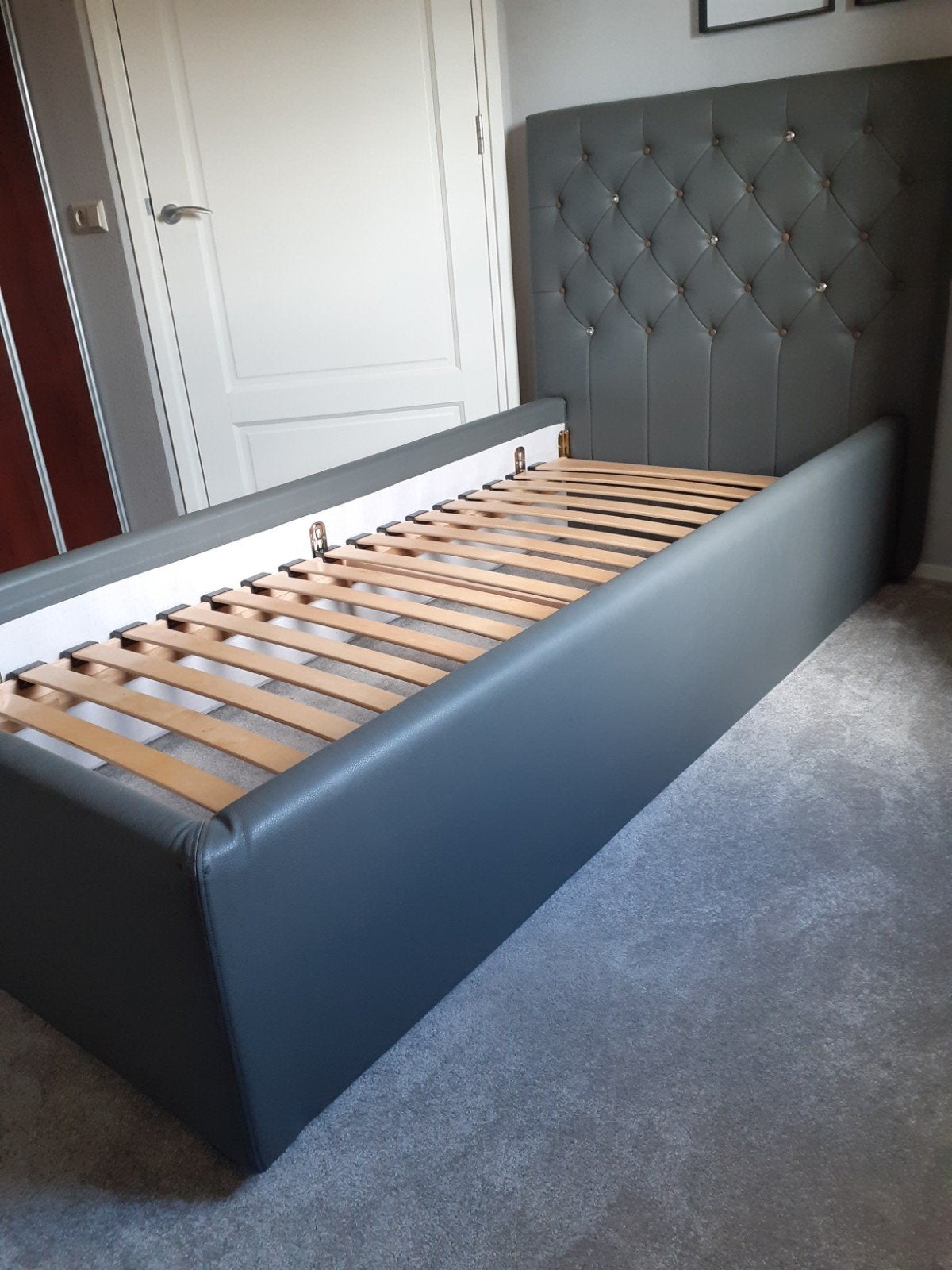 Bed 90x200, Ophalen, 90 cm, Eenpersoons, Zo goed als nieuw