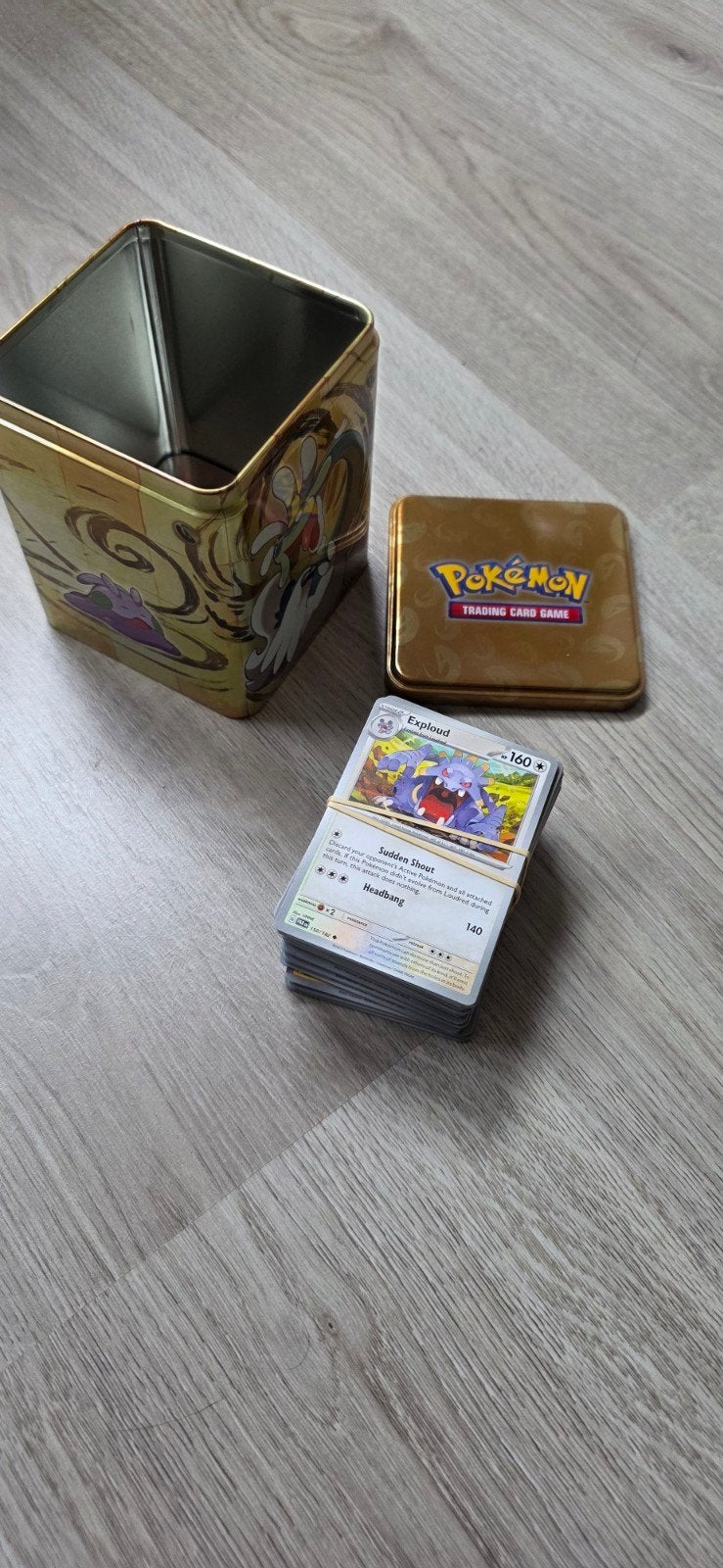 150 verschillende pokémon kaarten met bewaarblik, Ophalen, Zo goed als nieuw, Meerdere kaarten