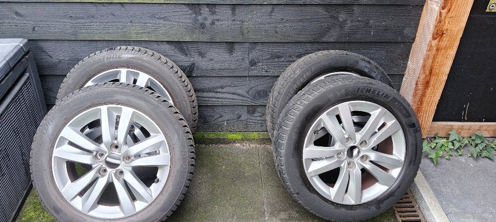 Michelin & Bridgestone Winterset 205/55 R16 5x108, Ophalen, Gebruikt, 16 inch, Banden en Velgen