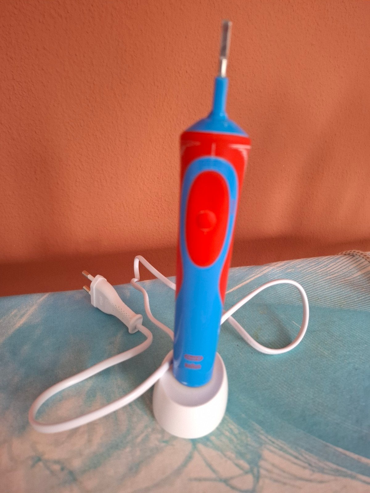 Oral-B kids elektrische tandenborstel met oplader, Ophalen, Gebruikt, Mondverzorging