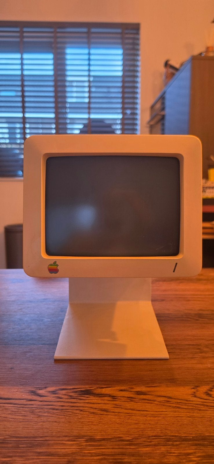 Originele Apple monitor G091S met originle Apple stalen stan, Computers en Software, Gebruikt, Kantelbaar, Ophalen of Verzenden