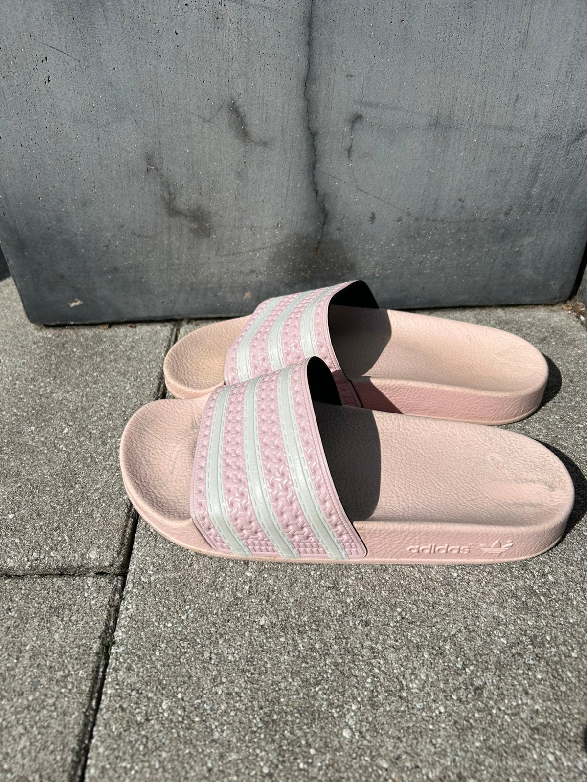 Adidas slippers maat 37 licht roze, Ophalen of Verzenden, Zo goed als nieuw