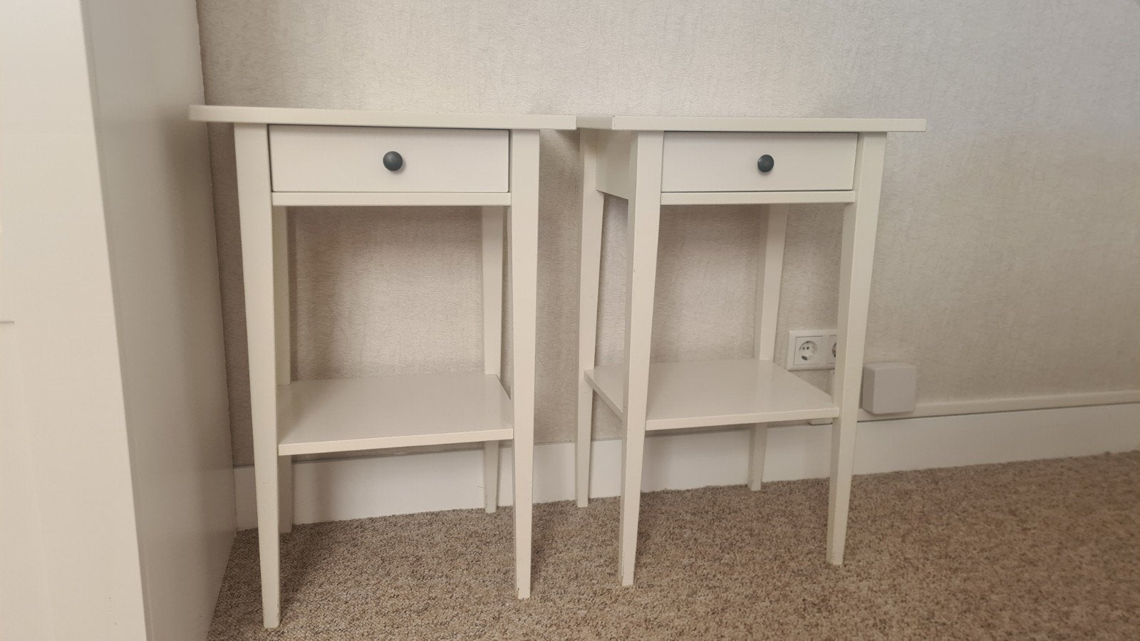 Twee nette IKEA Hemnes nachtkastjes  - wit, Ophalen, Zo goed als nieuw, 45 tot 65 cm, 70 cm of meer