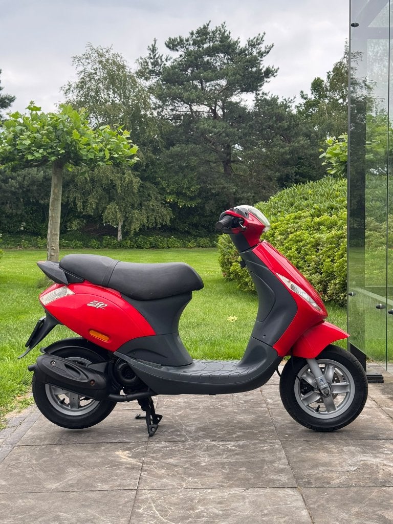 ⭐️Piaggio zip 2t 50cc start en rijd goed origineel NL!⭐️, Fietsen en Brommers, Scooters | Piaggio, Niet ingevuld, Niet ingevuld