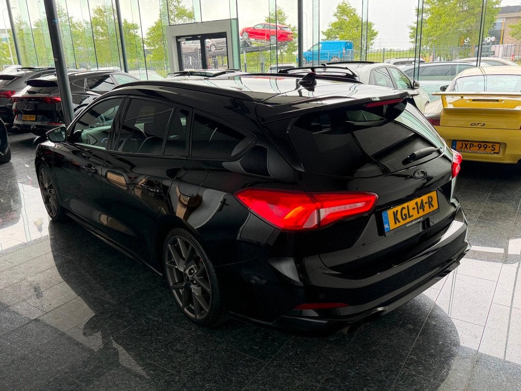 Ford Focus Wagon 2.3 EcoBoost ST-3 2019 280PK Zwart ST3, Auto's, Ford, Gebruikt, 4 cilinders, Handgeschakeld, 1600 kg