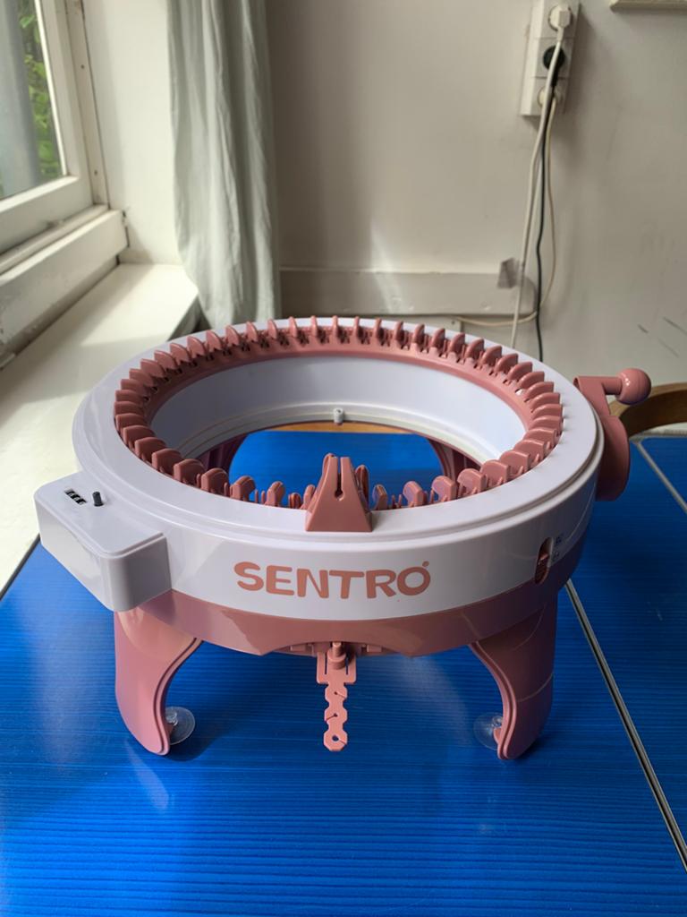 SENTRO knitting machine, Ophalen of Verzenden, Zo goed als nieuw, Breien, Machine