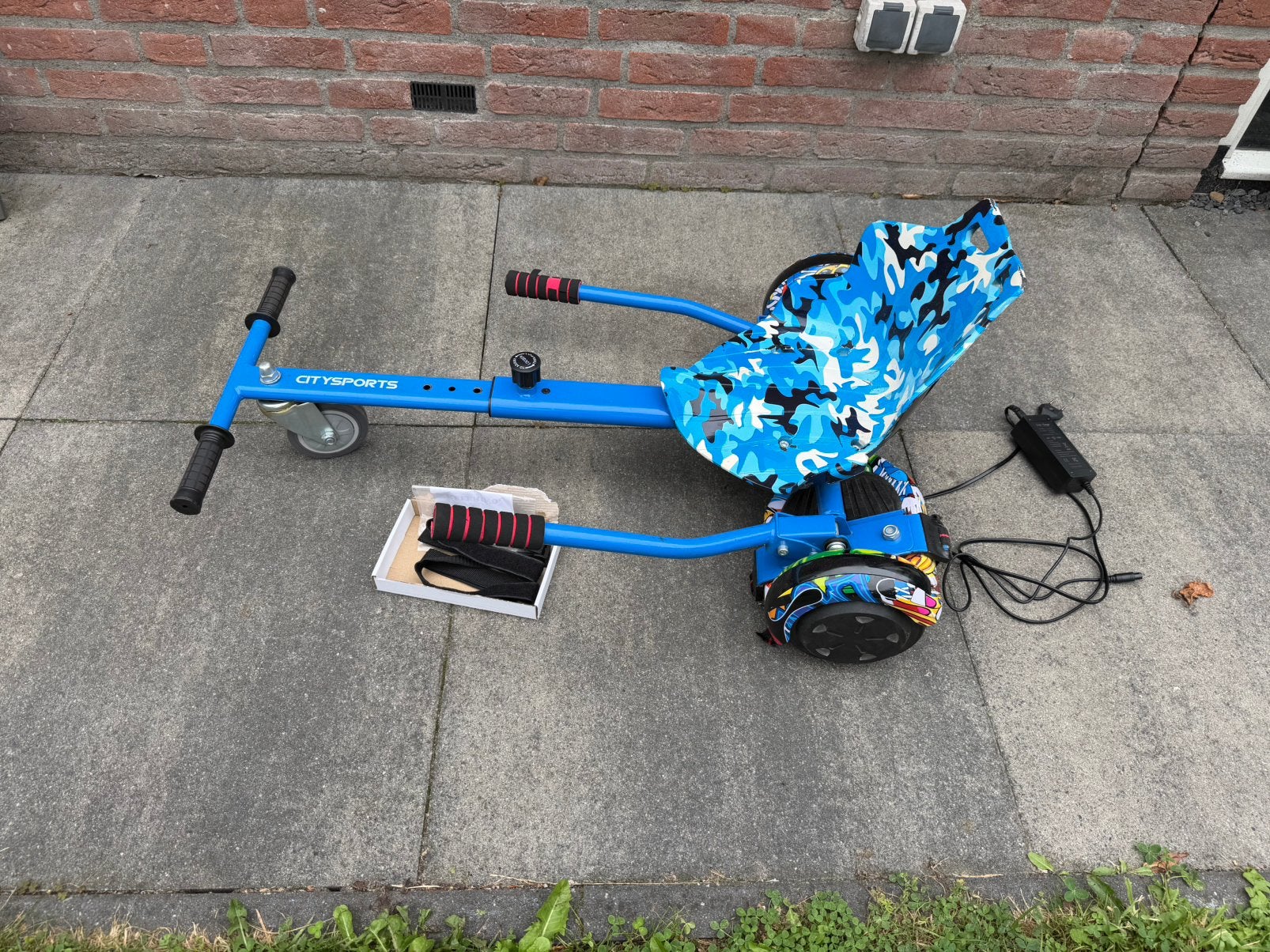 Hooverboard inclusief karretje, lader en klittebandriem, Hobby en Vrije tijd, Modelbouw | Radiografisch | Helikopters en Quadcopters