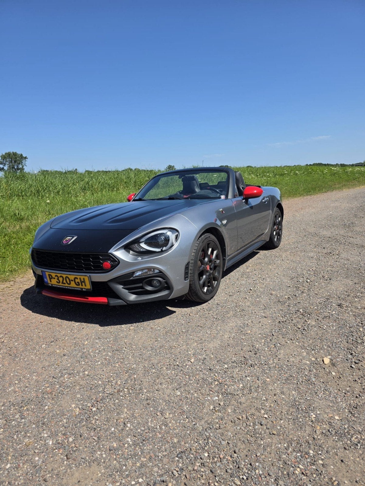 Fiat 124 Spider 1.4 Multiair Turbo 16v 170k Aut. 2017 Grijs, Auto's, Fiat, Automaat, 4 cilinders, Cabriolet, 1055 kg