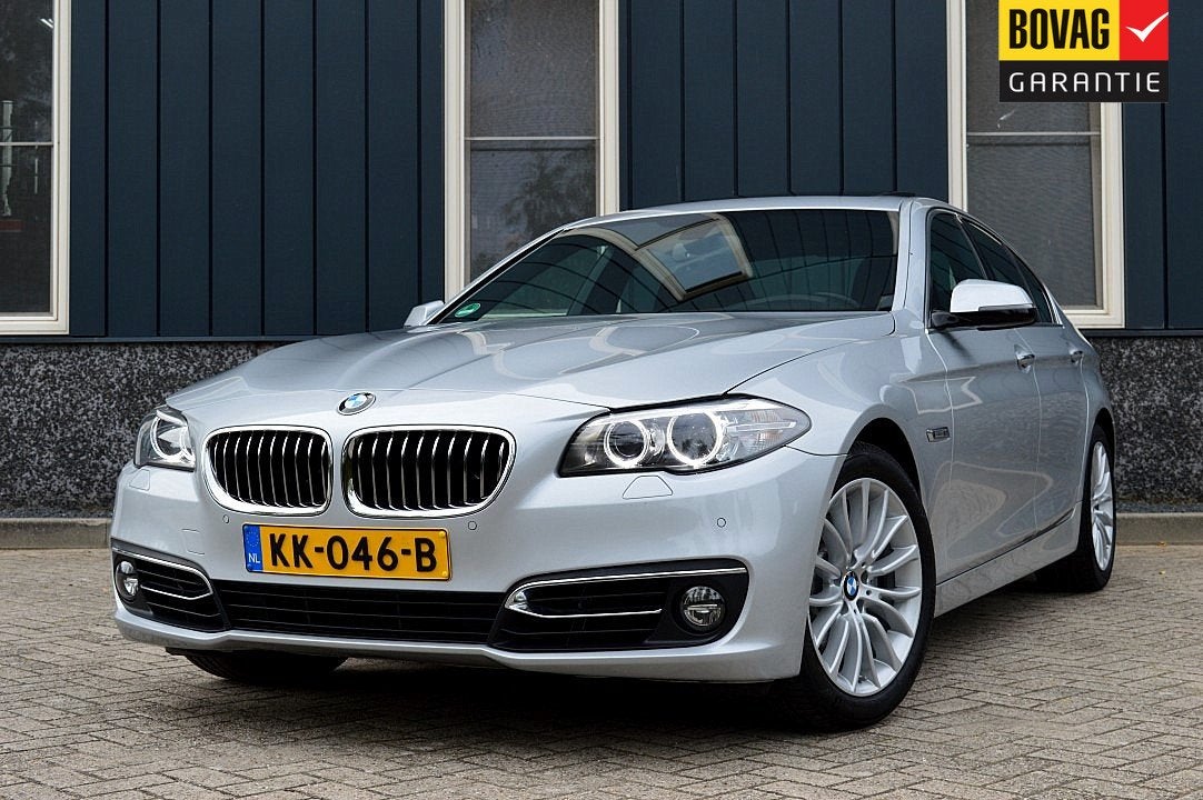 BMW 5 Serie 520i Luxury Edition Rijklaarprijs-Garantie Leder, Automaat, Achterwielaandrijving, Gebruikt, 4 cilinders