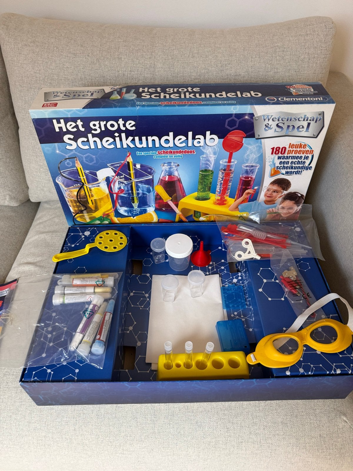 Clementoni Het Grote Scheikundelab - Wetenschap & Spel, Ophalen of Verzenden, Zo goed als nieuw, Ontdekken