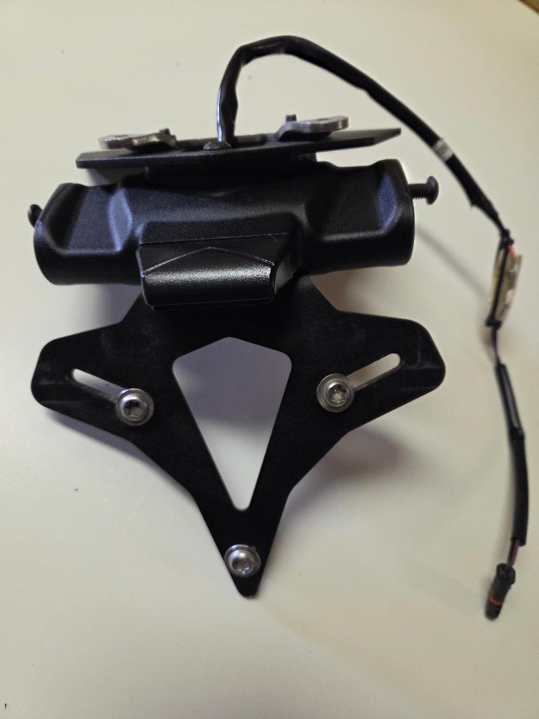 Evotech kentekenplaathouder BMW S1000R '21-24, Ophalen of Verzenden, Gebruikt
