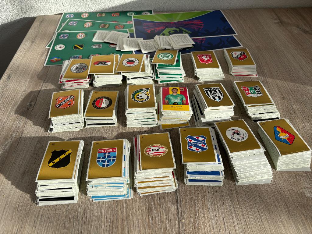 Veel Plus Voetbalplaatjes en tattoos, Plus, Verzenden
