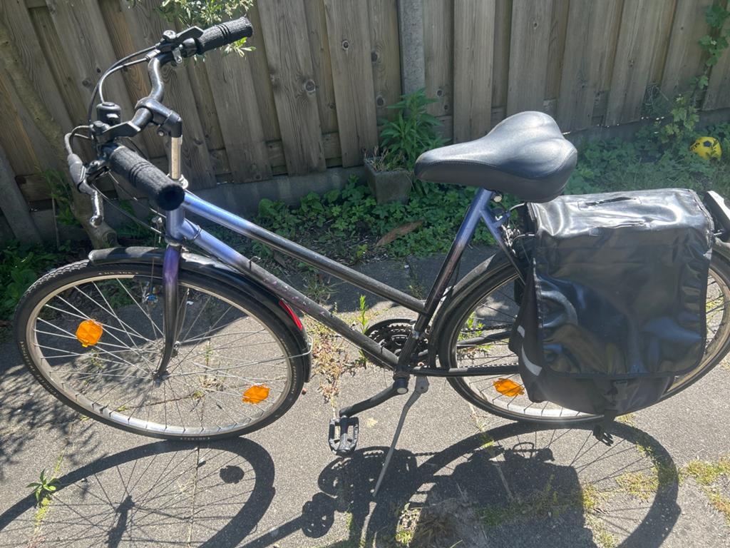 Damesfiets met fietstassen - Gebruikt, Velgrem, Versnellingen, Ophalen, Overige merken