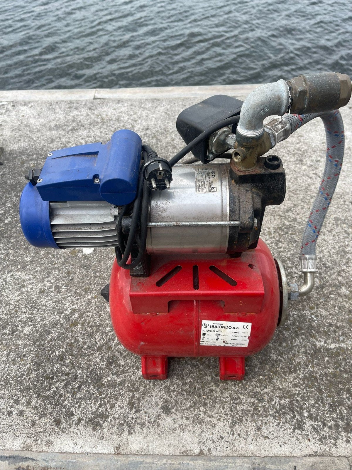 Hydrofoor pomp, Doe-het-zelf en Verbouw, 100 liter of meer, Ophalen of Verzenden, Minder dan 200 liter/min