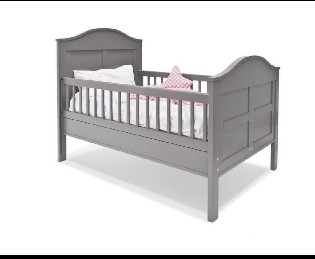Tom & Lilly Kinderkamer: Meegroeibed, Kledingkast, Commode, Kinderen en Baby's, Kinderkamer | Complete kinderkamers, Ophalen, Gebruikt