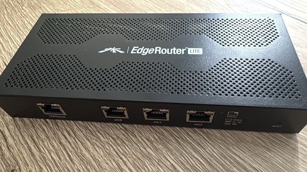 Ubiquiti EdgeRouter Lite (ERLite-3), Computers en Software, Routers en Modems, Ophalen of Verzenden, Gebruikt, Router, Ubiquity