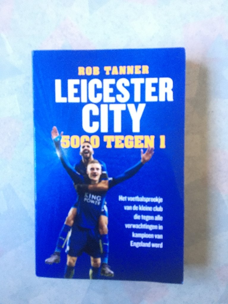 voetbalboek- Leicester city - 5000 tegen 1, Ophalen of Verzenden, Zo goed als nieuw, Balsport