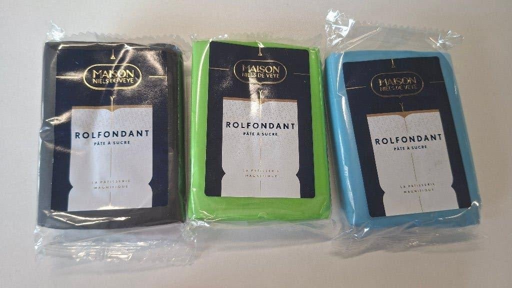 478x Gekleurde Rolfondant en Marsepein blokken 250gram., Ophalen