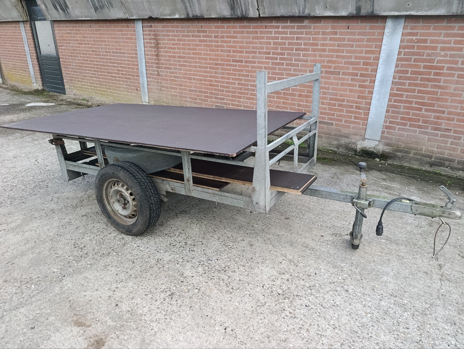 aanhanger voor onderdelen, Ophalen
