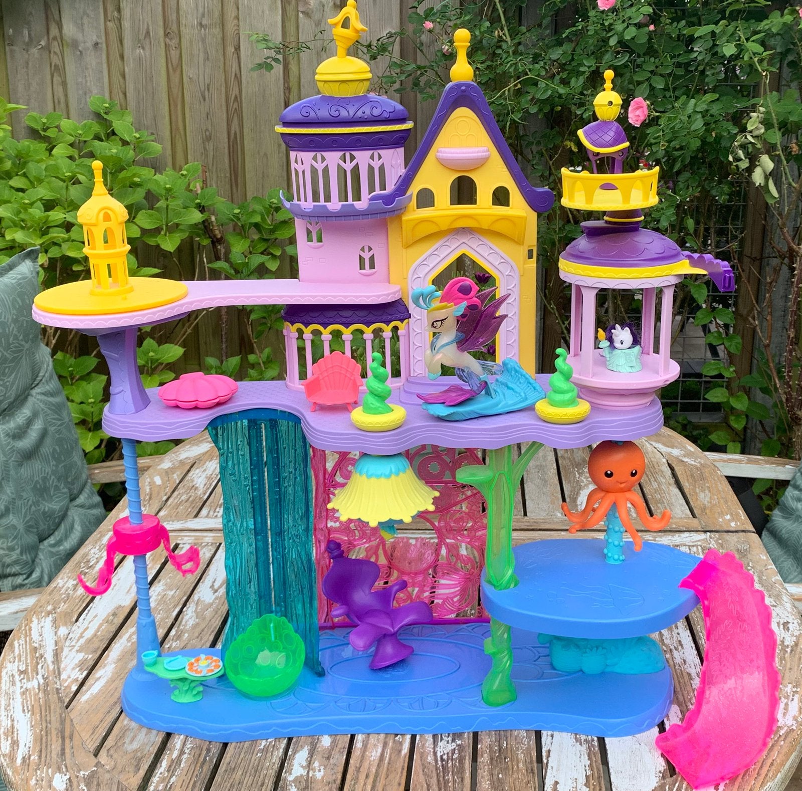 My Little Pony – Canterlot & Seaquestria Kasteel (Seapony), Kinderen en Baby's, Speelgoed | My Little Pony, Ophalen, Zo goed als nieuw