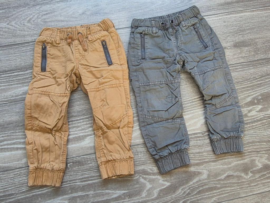 2 Stoere thermo broeken Maat 92 - Beige & Grijs, Kinderen en Baby's, Kinderkleding | Maat 92, Broek, Ophalen of Verzenden, Zo goed als nieuw