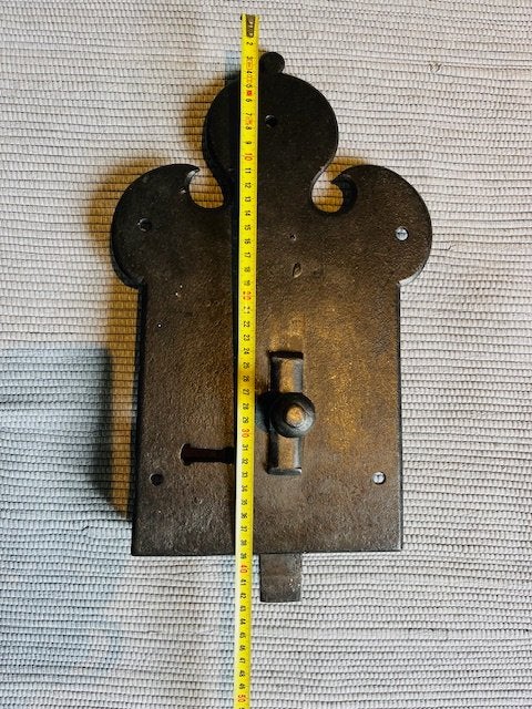 Antiek smeedijzeren opbouwslot / poortslot (ca. 27 cm), Ophalen of Verzenden, Gebruikt, Koper of Messing, Overige typen