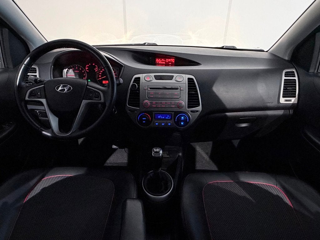 Hyundai I20 1.4i i-Catcher /Airco/Elek. Pakket/Leer/LMV, Auto's, Hyundai, Voorwielaandrijving, 4 cilinders, 1396 cc, Automatische klimaatregeling