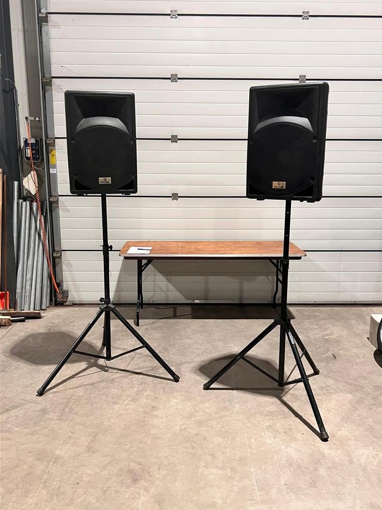 Devine Sound Sets (2 stuks) met standaards en kabels, Ophalen, 120 watt of meer, Front, Rear of Stereo speakers, Overige merken
