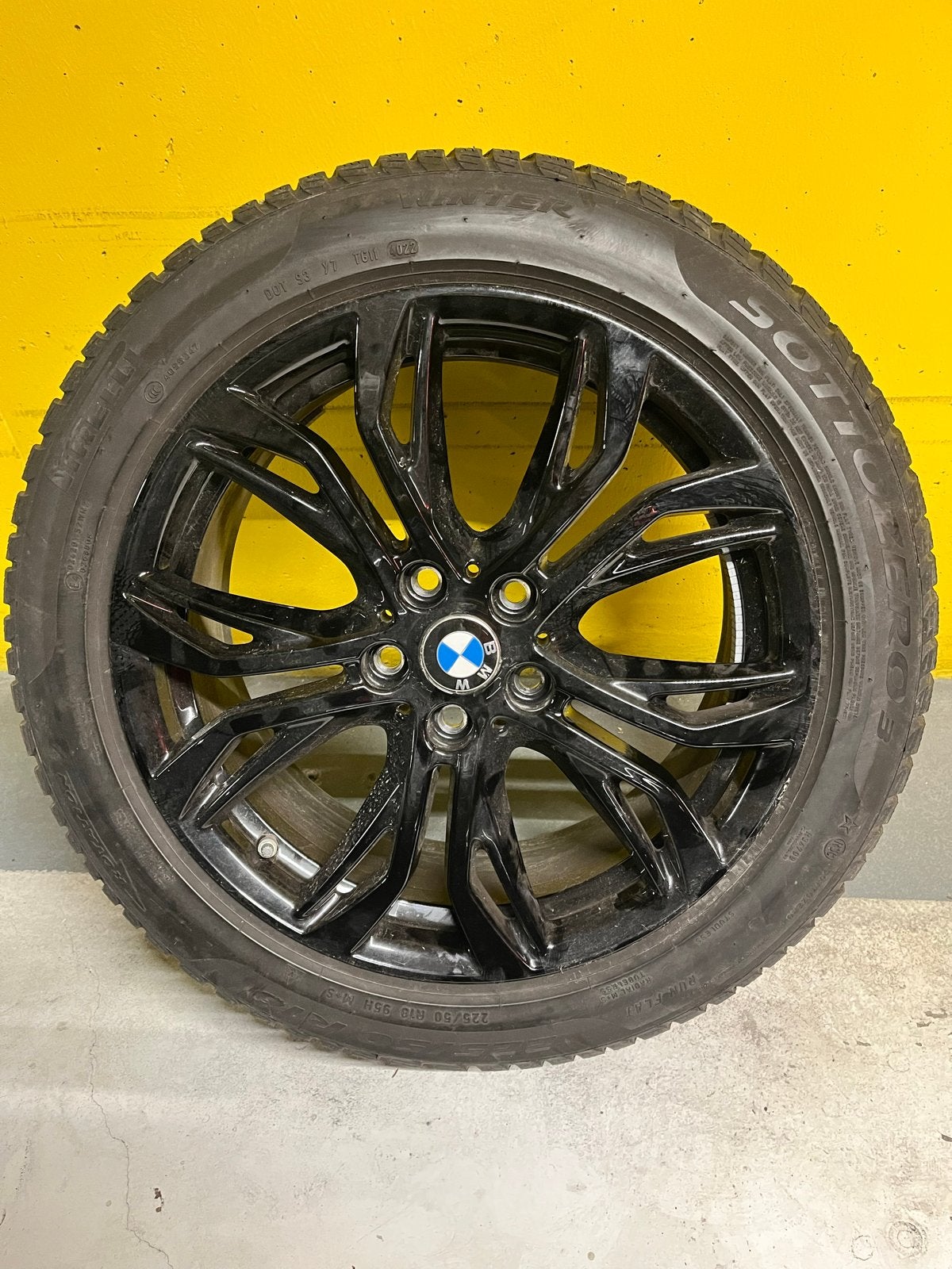BMW X1 F48 / X2 F39 18” Styling 566 Winterset – Pirelli, Auto-onderdelen, Ophalen, 18 inch, Gebruikt, Banden en Velgen