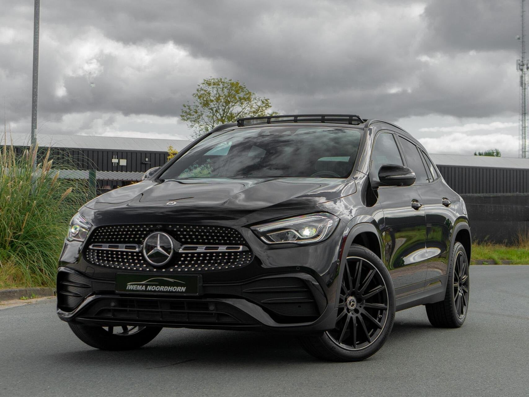 Mercedes GLA-klasse 250 e AMG|Panoramadak|360 Camera°|Carbo, Auto's, 77 km/l, Gebruikt, Zwart, Zwart