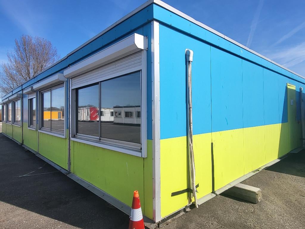 Grotere set units, 18x12 meter, aantrekkelijke prijs., Ophalen