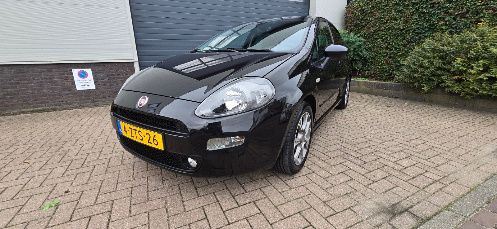 Foto 4 van Fiat Punto 0.9 Twinair74KW 5DR 2015 ,Carplay,Grote beurt,apk